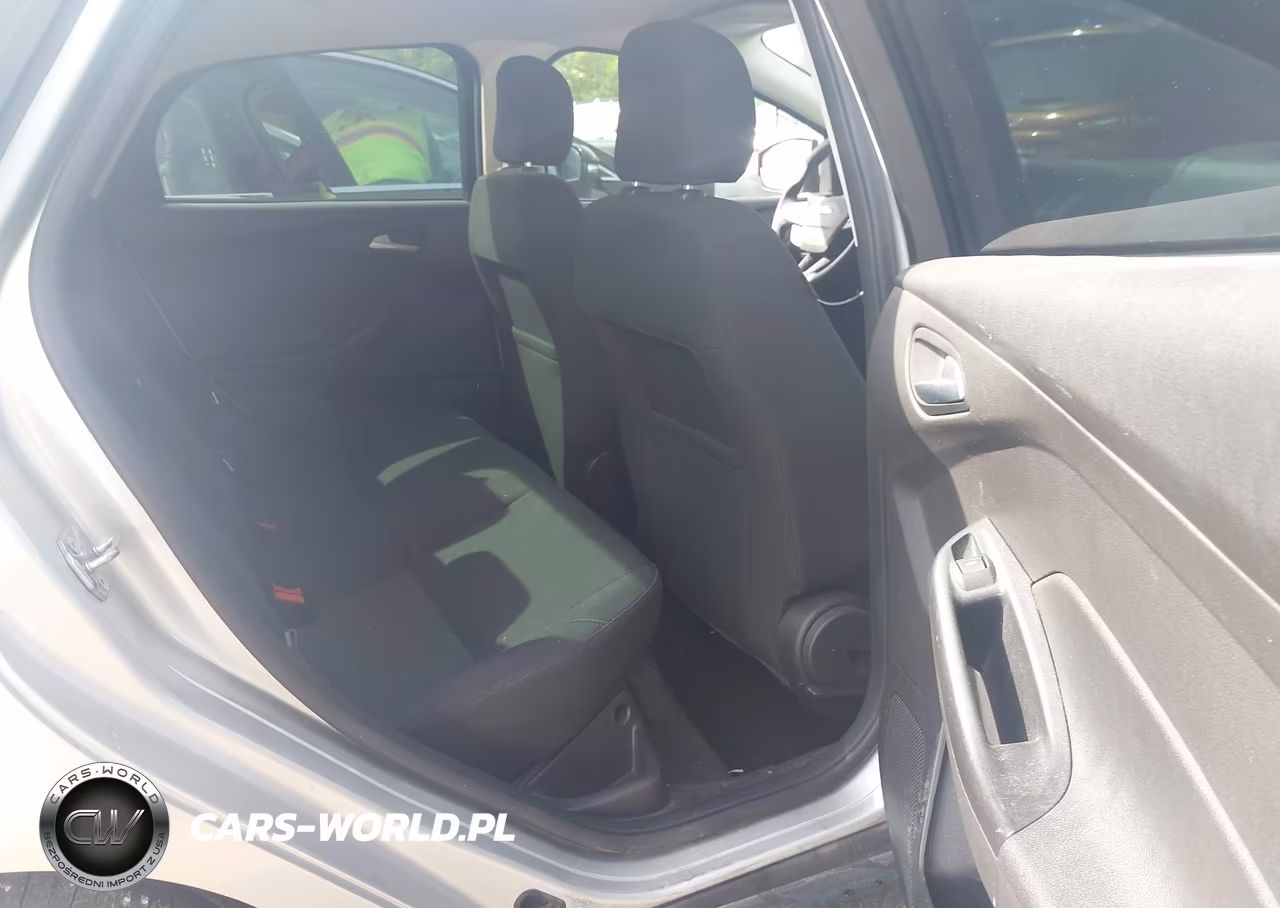 2017 Ford Focus Se VIN:1FADP3F27HL318723 - 8