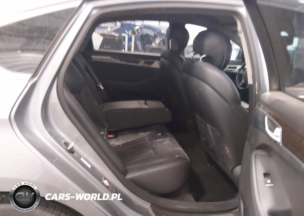2016 Hyundai Genesis 3.8 VIN:KMHGN4JE0GU136094 - 8