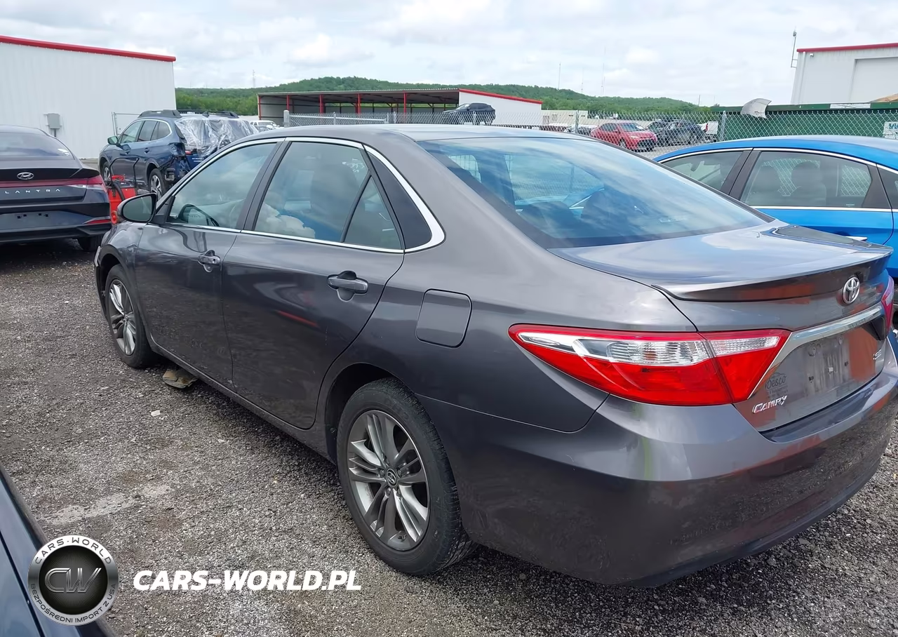 2016 Toyota Camry Se VIN:4T1BF1FK0GU176406 - 3