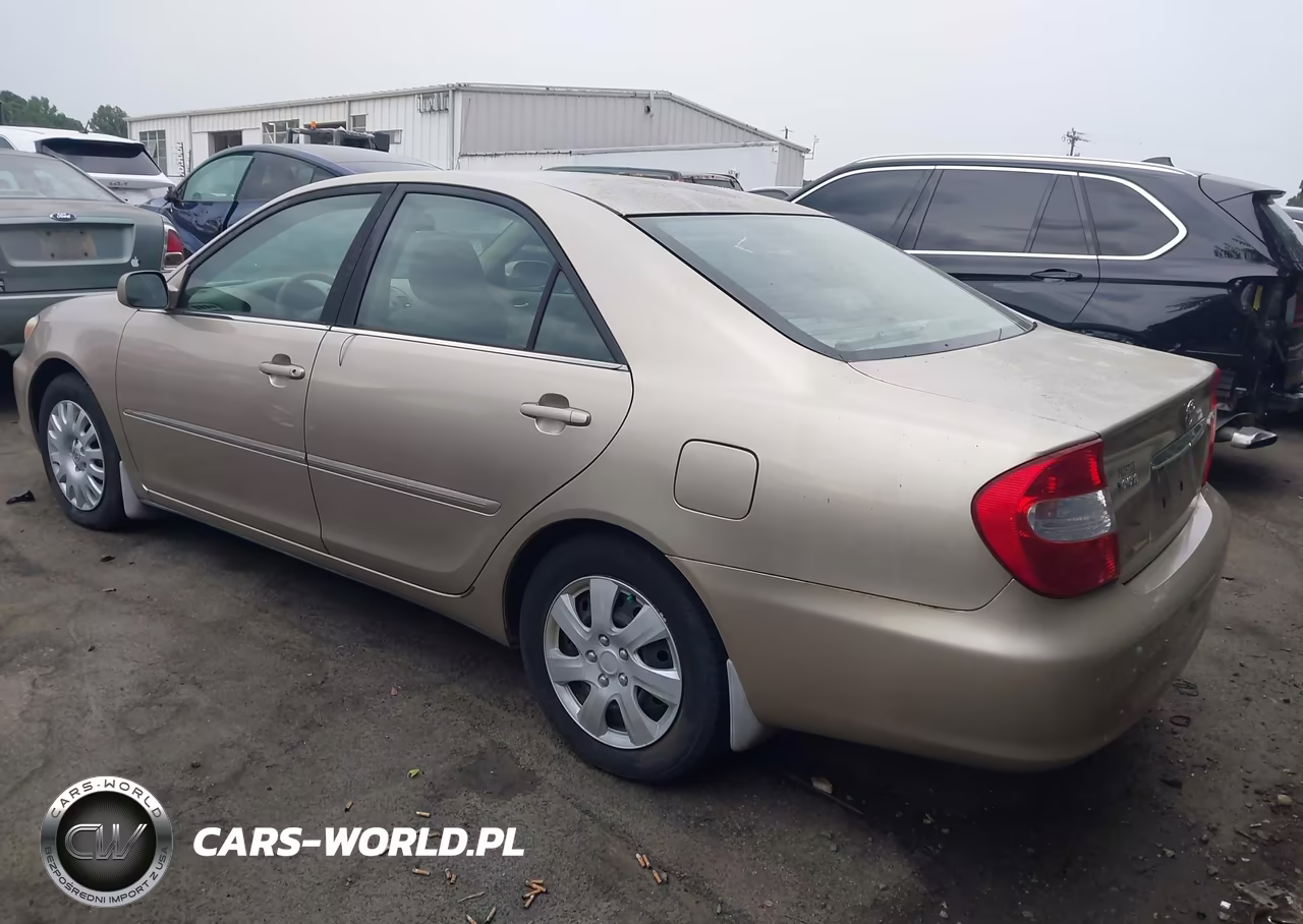 2002 Toyota Camry Xle VIN:4T1BE30K32U552693 - 3