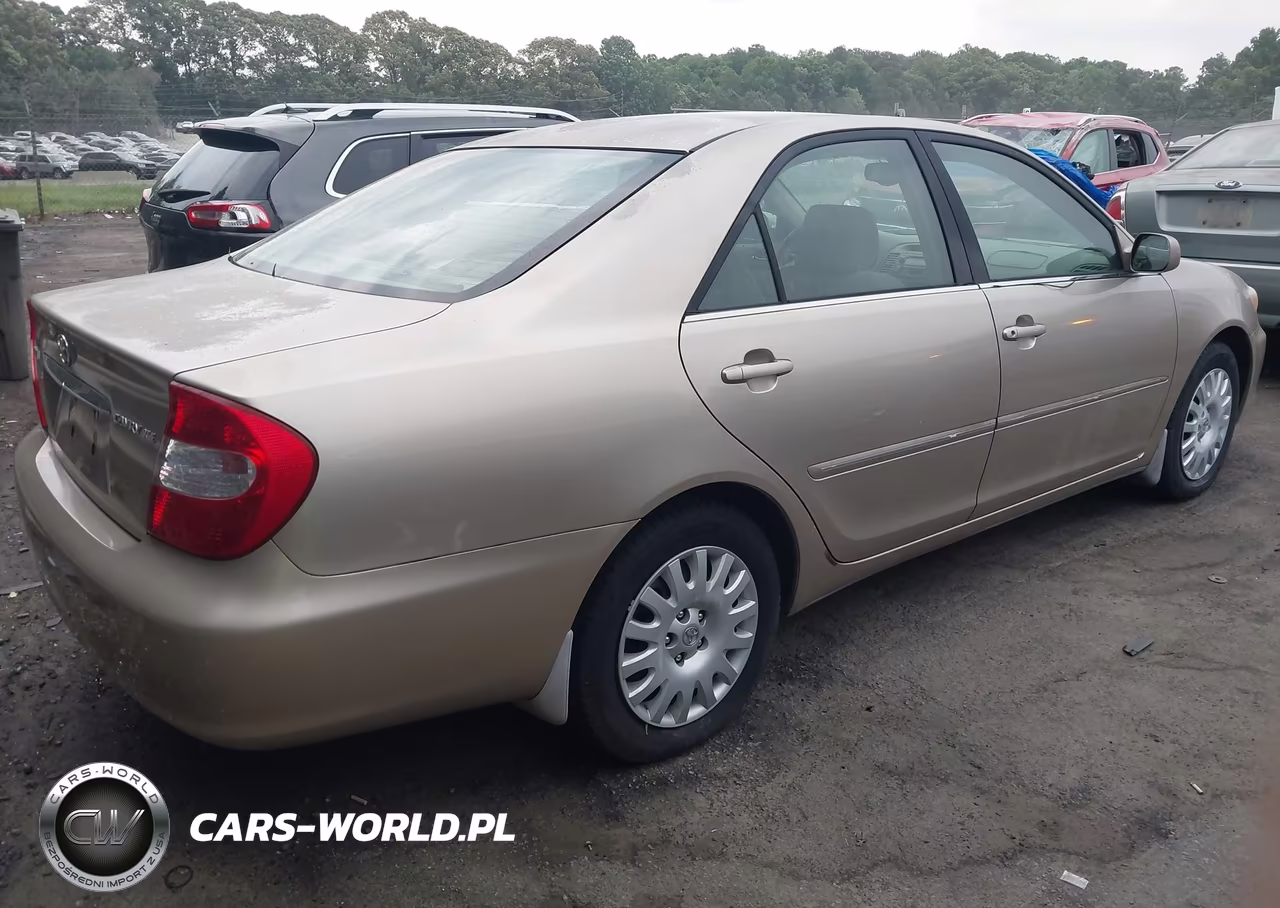 2002 Toyota Camry Xle VIN:4T1BE30K32U552693 - 4