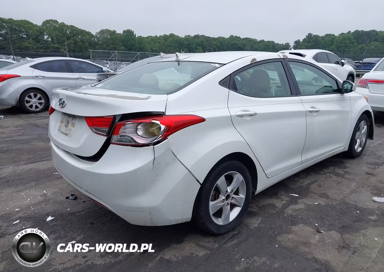 2012 Hyundai Elantra Gls VIN:5NPDH4AE1CH095090 - 4