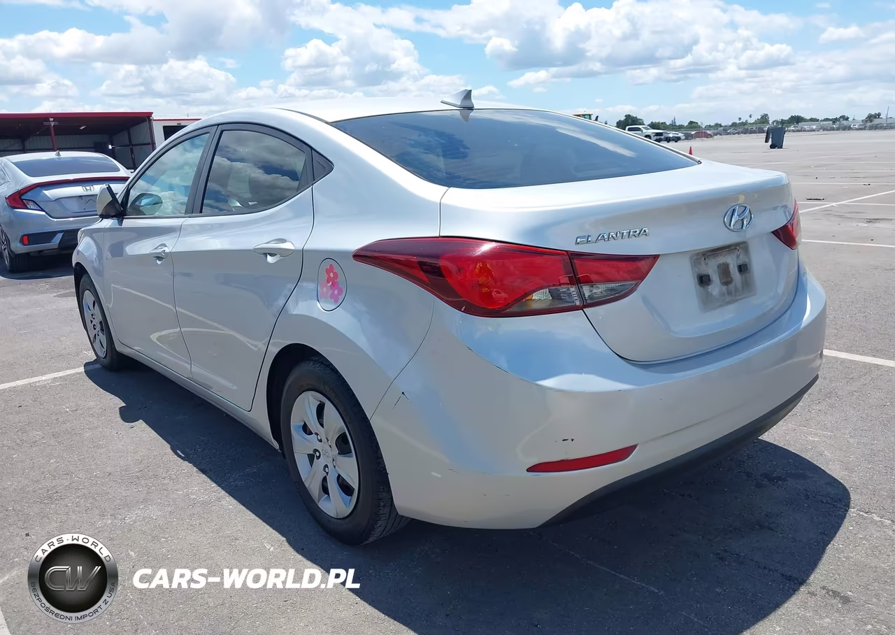 2016 Hyundai Elantra Se VIN:5NPDH4AE5GH692118 - 3