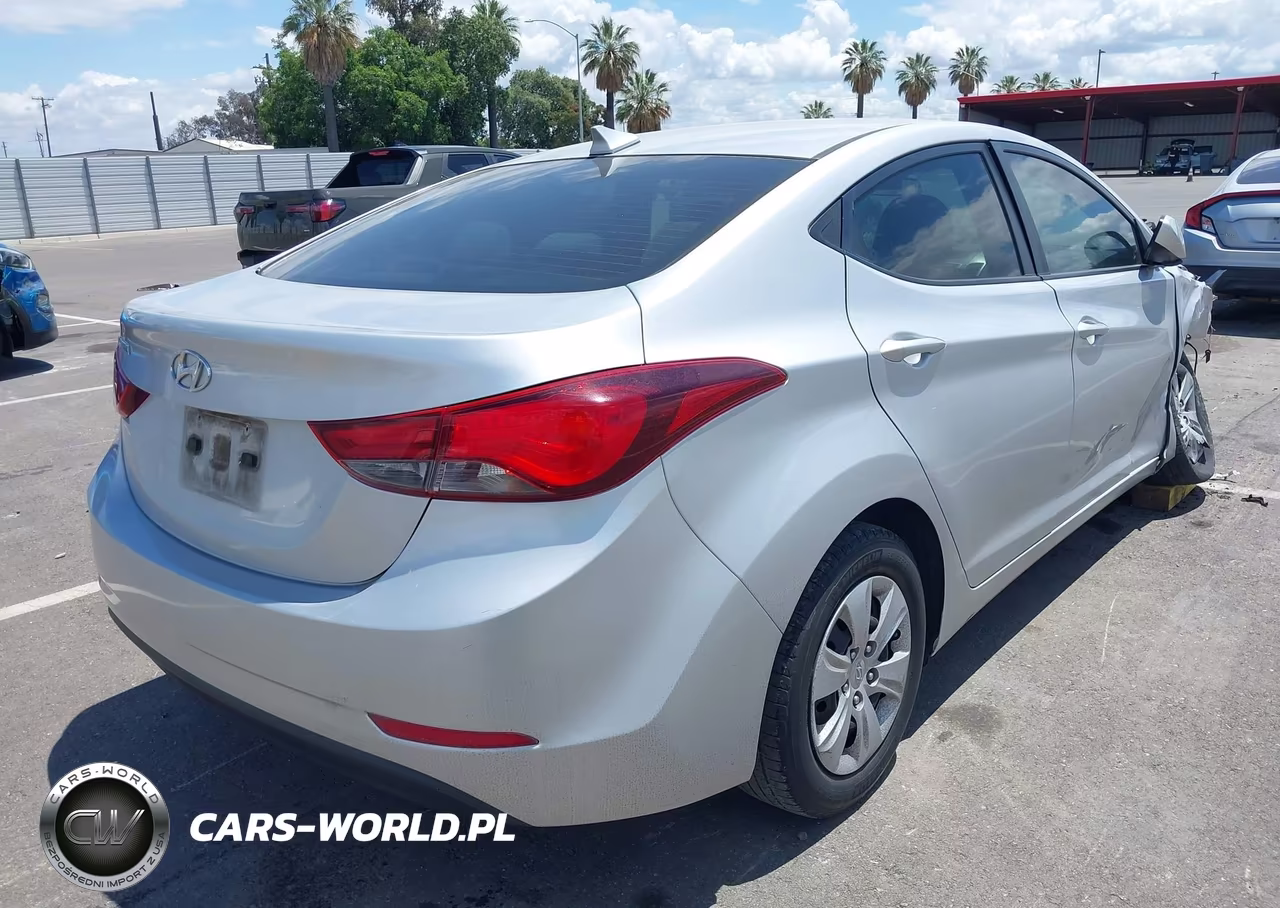 2016 Hyundai Elantra Se VIN:5NPDH4AE5GH692118 - 4