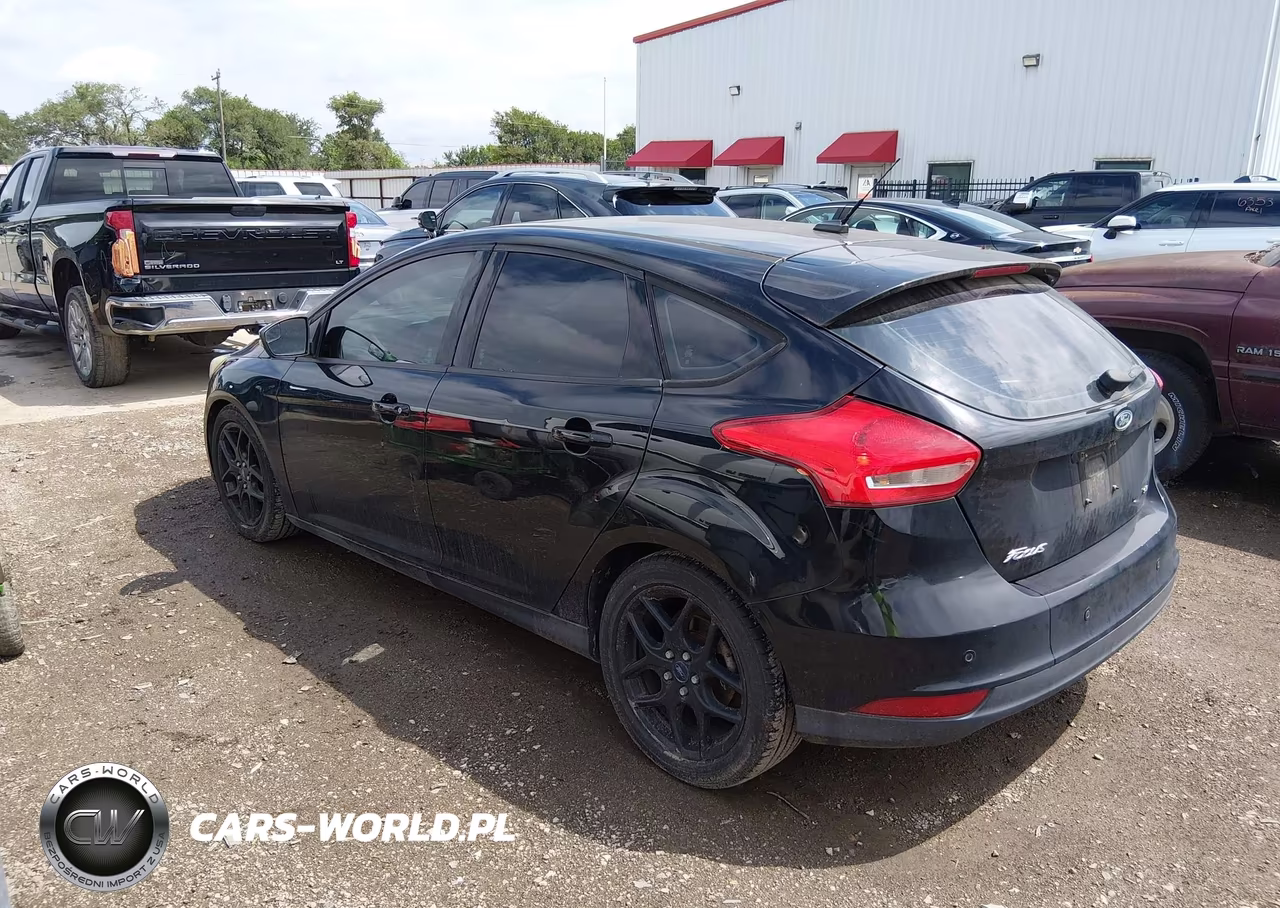2016 Ford Focus Se VIN:1FADP3K27GL330147 - 3