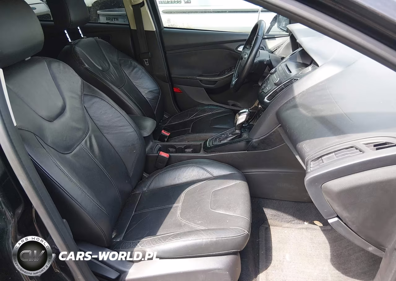 2016 Ford Focus Se VIN:1FADP3K27GL330147 - 5