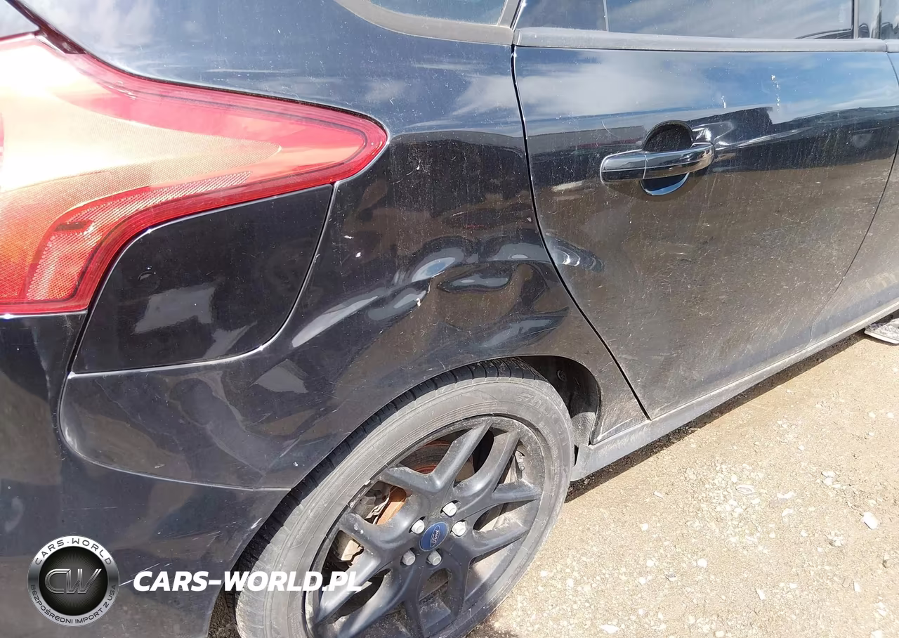 2016 Ford Focus Se VIN:1FADP3K27GL330147 - 6