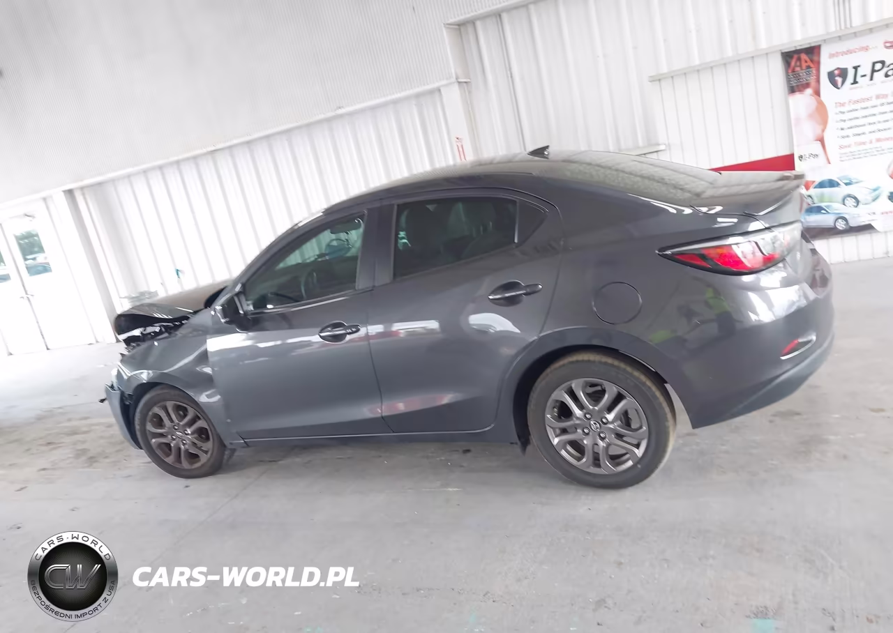 2019 Toyota Yaris Le VIN:3MYDLBYV2KY503348 - 14