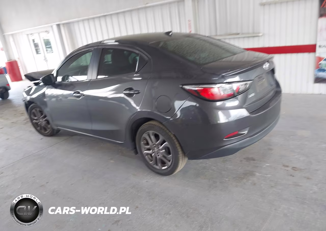 2019 Toyota Yaris Le VIN:3MYDLBYV2KY503348 - 3