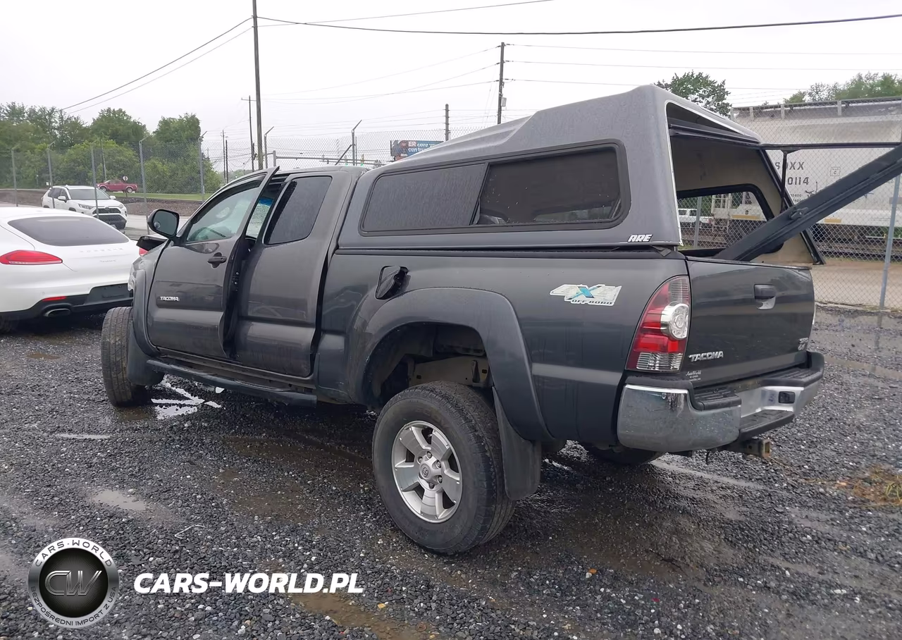 2013 Toyota Tacoma VIN:5TFUX4EN9DX016820 - 3