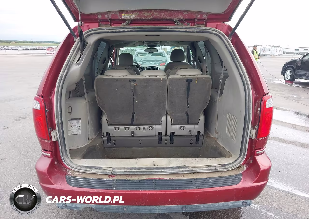 2006 Chrysler Town & Country Touring VIN:2A4GP54L06R884428 - 17
