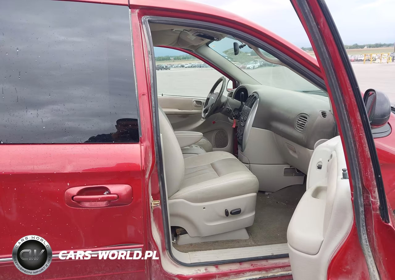 2006 Chrysler Town & Country Touring VIN:2A4GP54L06R884428 - 5