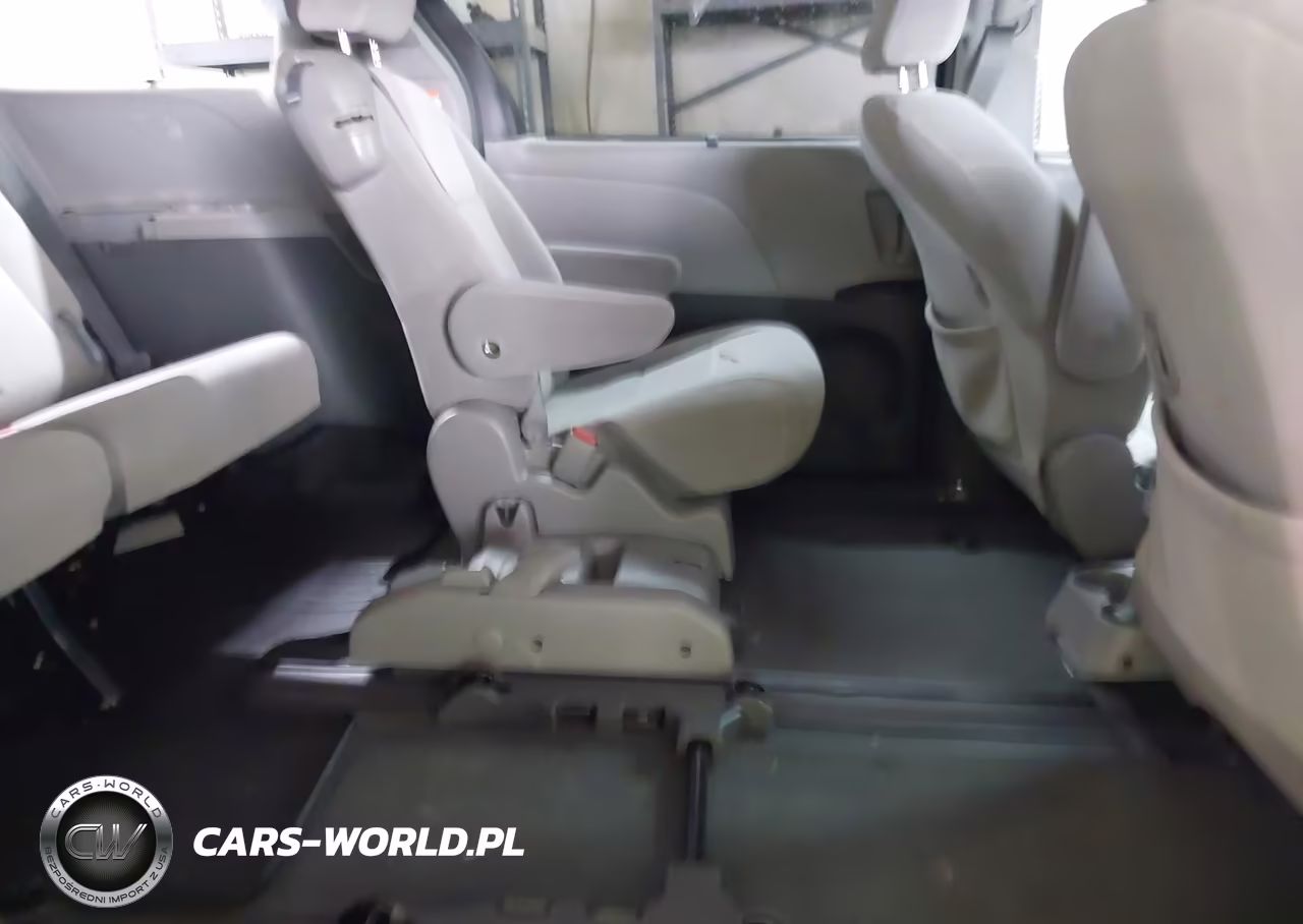 2017 Toyota Sienna Le 8 Passenger VIN:5TDKZ3DC2HS802384 - 8