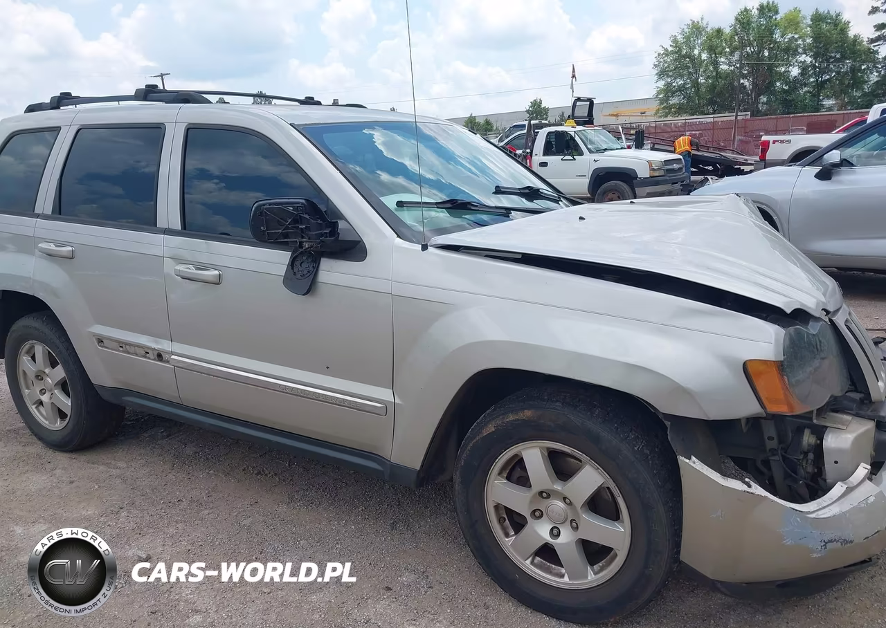 2010 Jeep Grand Cherokee Laredo VIN:1J4PS4GK1AC121699 - 17