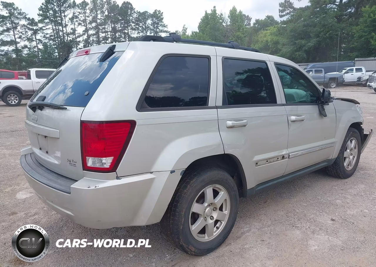 2010 Jeep Grand Cherokee Laredo VIN:1J4PS4GK1AC121699 - 4