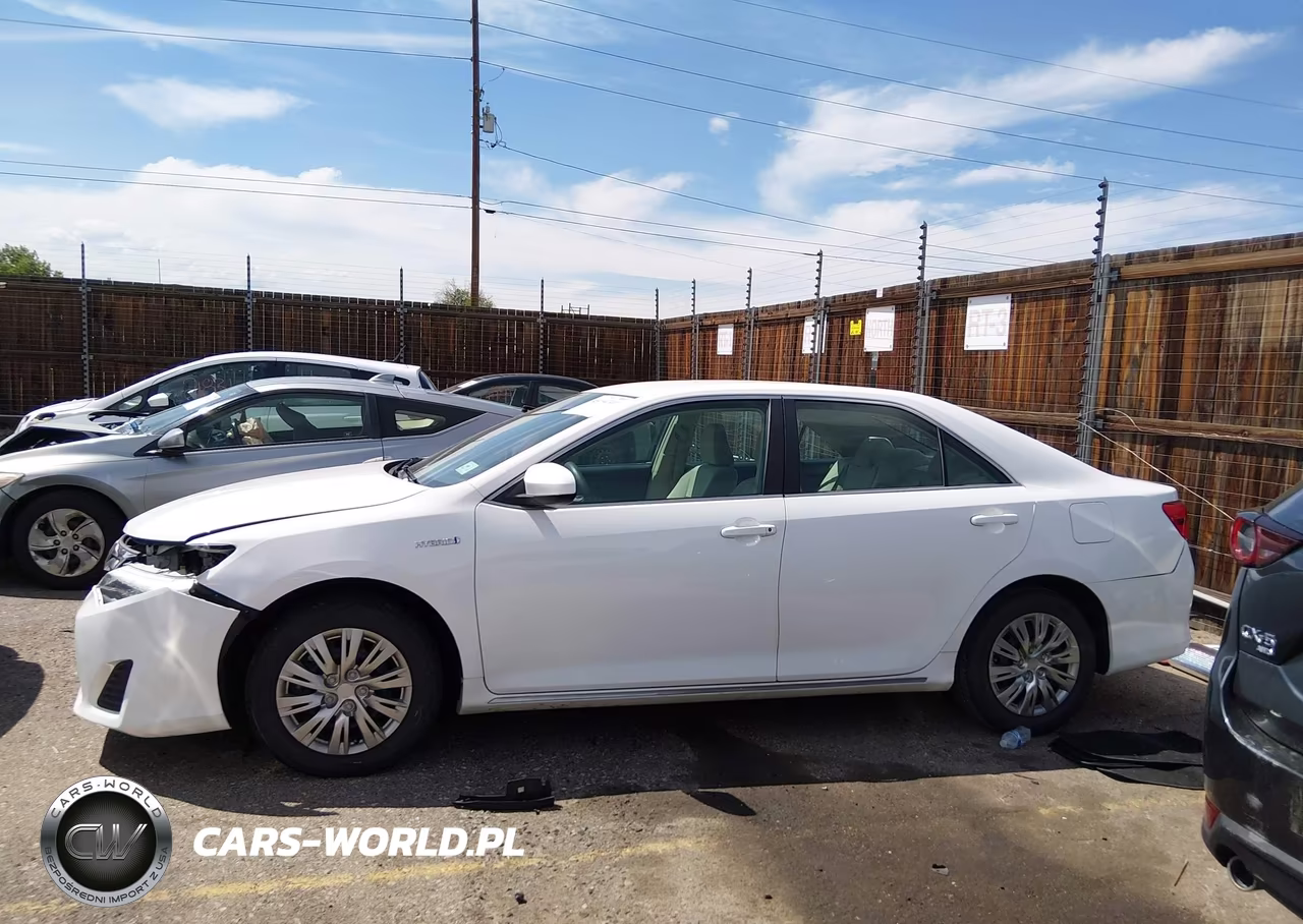 2014 Toyota Camry Hybrid Le VIN:4T1BD1FK4EU103848 - 14