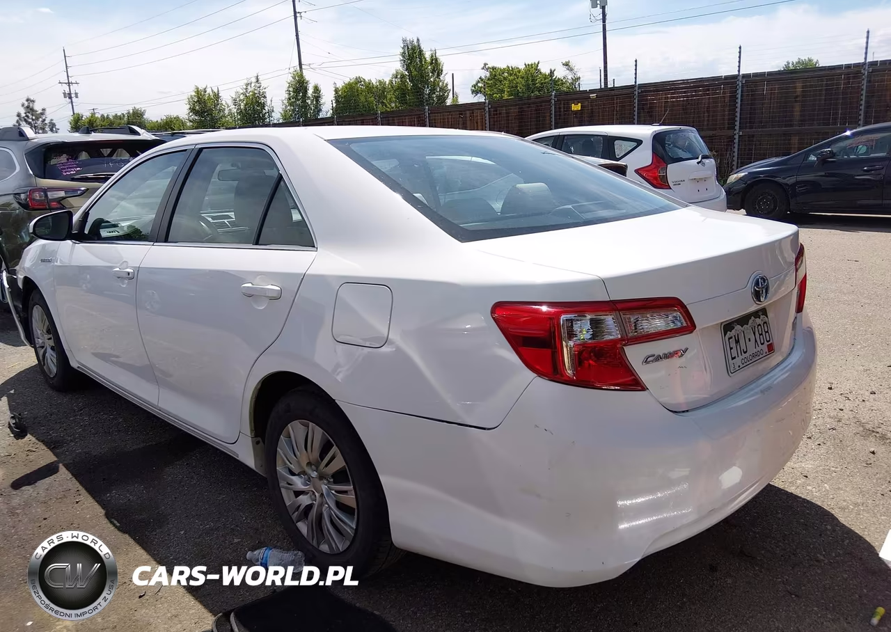 2014 Toyota Camry Hybrid Le VIN:4T1BD1FK4EU103848 - 3