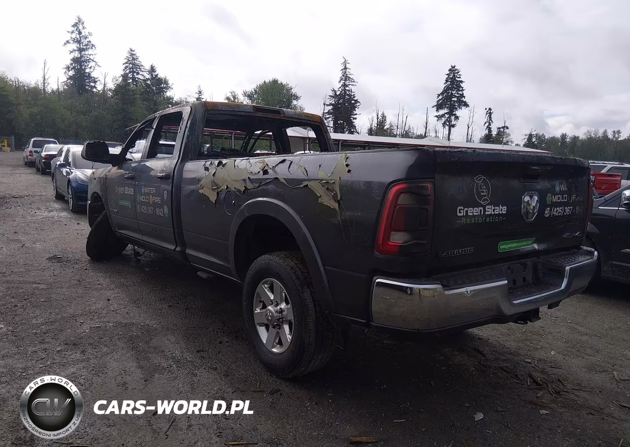 2019 Ram 2500 Laramie 4X4 8' Box VIN:3C6UR5KL6KG609336 - 3