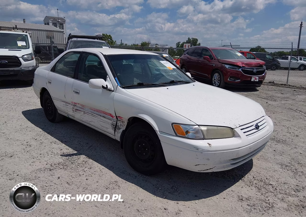 1999 Toyota Camry Le – zdjęcie 1 z 17
