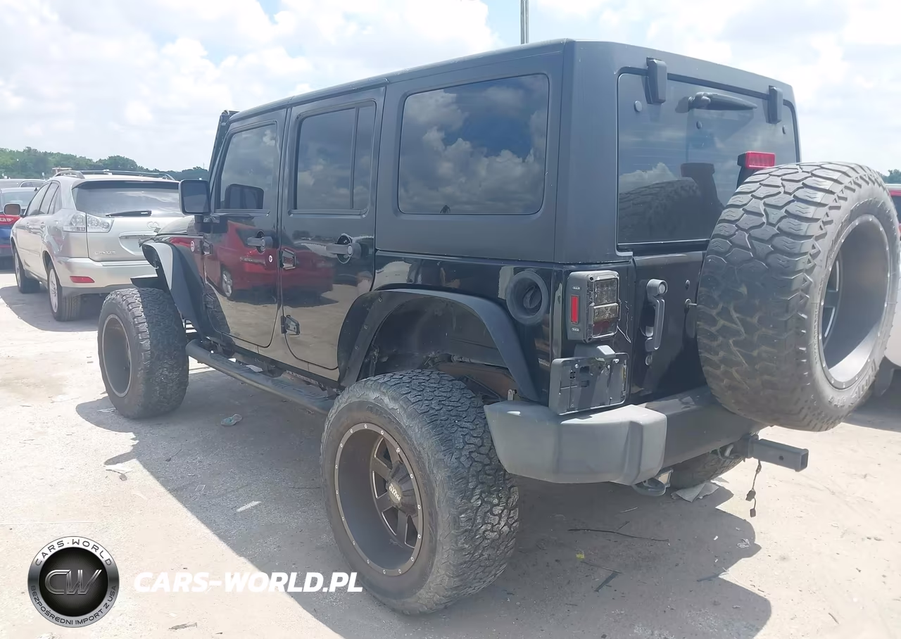 2016 Jeep Wrangler Unlimited Sport VIN:1C4BJWDG2GL344129 - 3