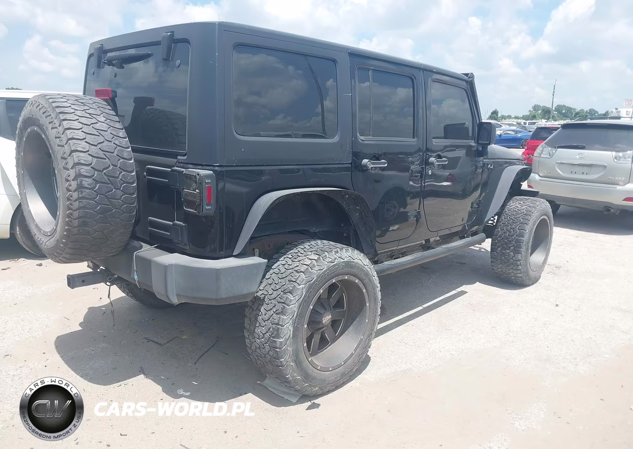 2016 Jeep Wrangler Unlimited Sport VIN:1C4BJWDG2GL344129 - 4