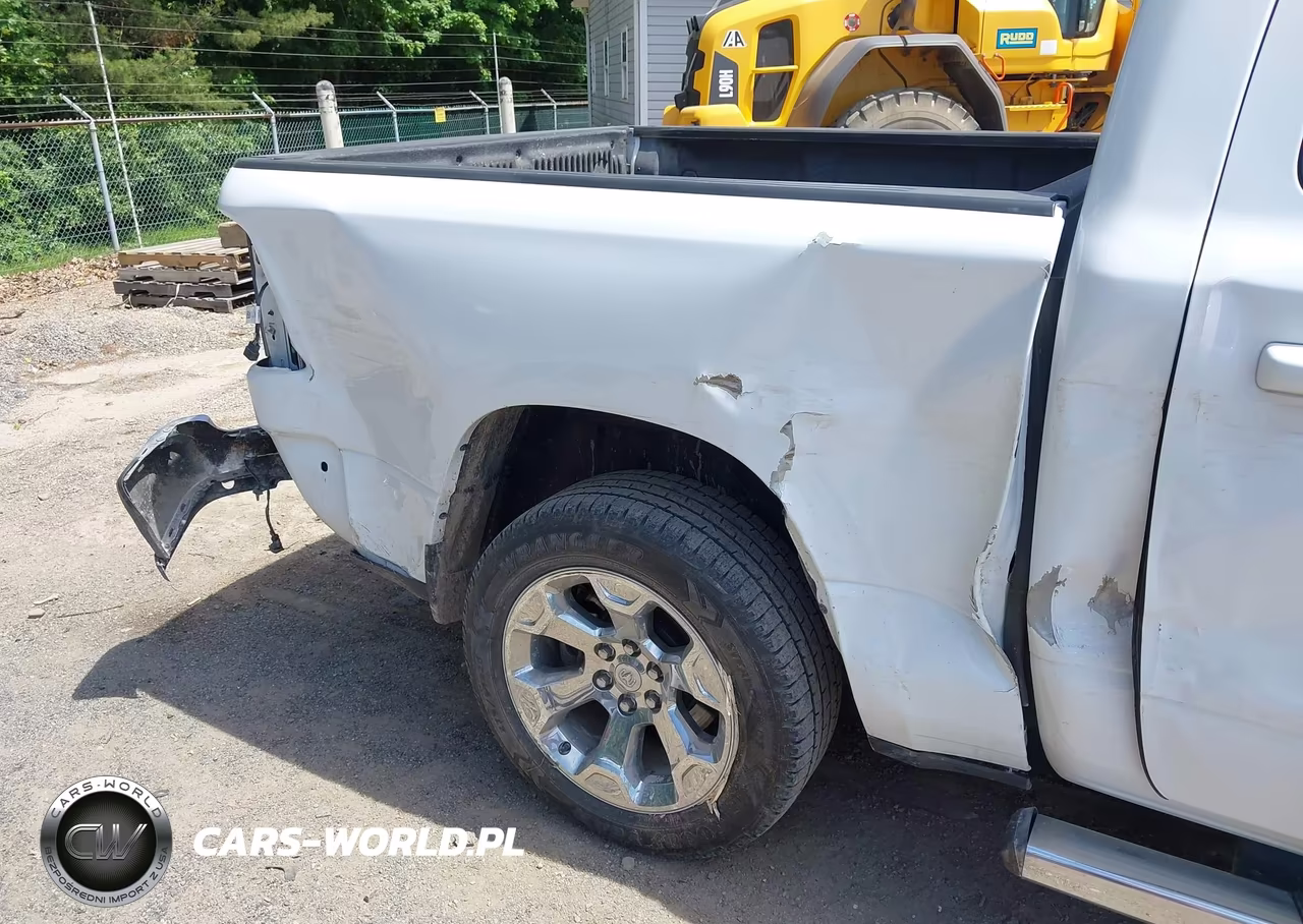 2020 Ram 1500 Big Horn 4X4 5'7 Box VIN:1C6SRFFTXLN131924 - 18