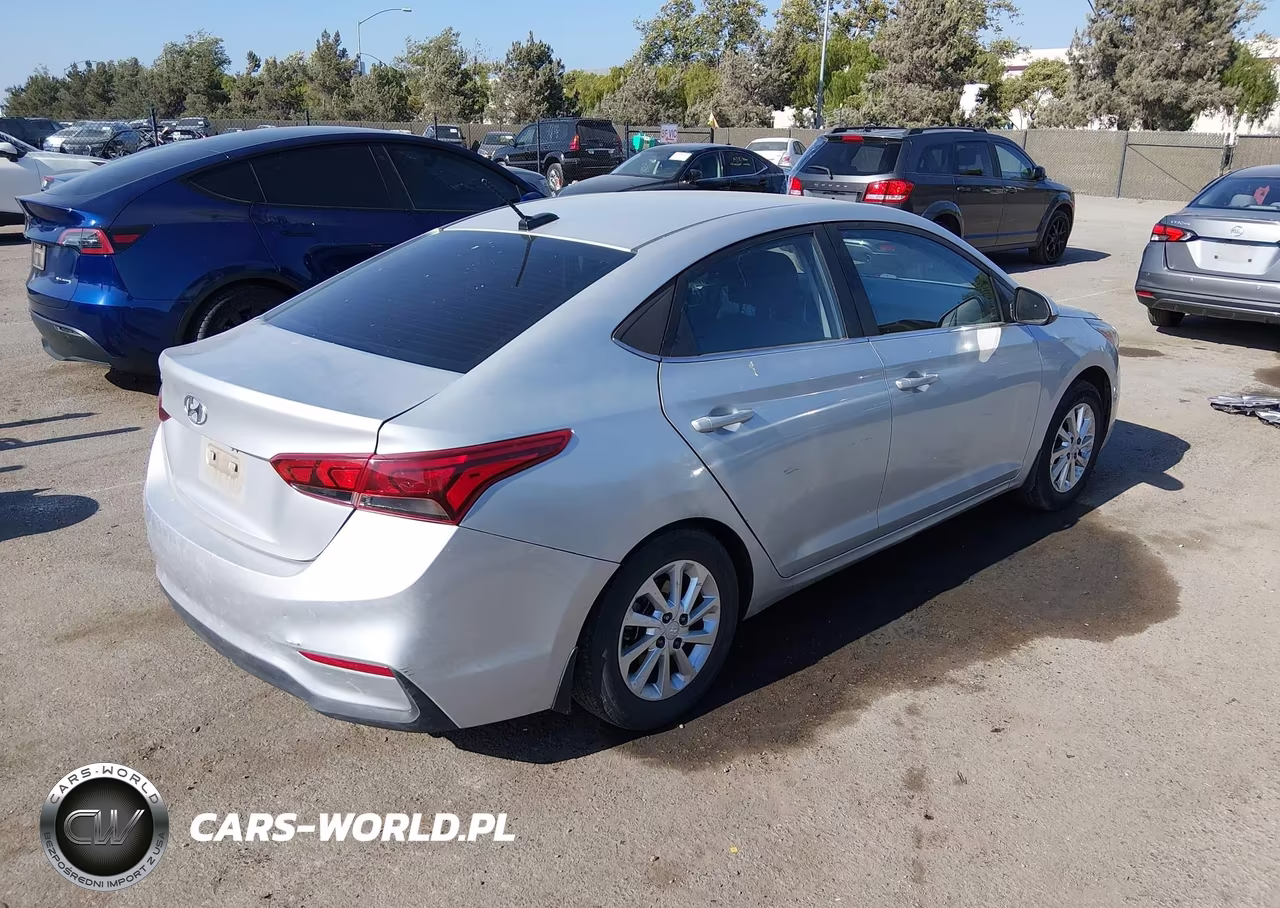 2021 Hyundai Accent Sel VIN:3KPC24A66ME136812 - 4