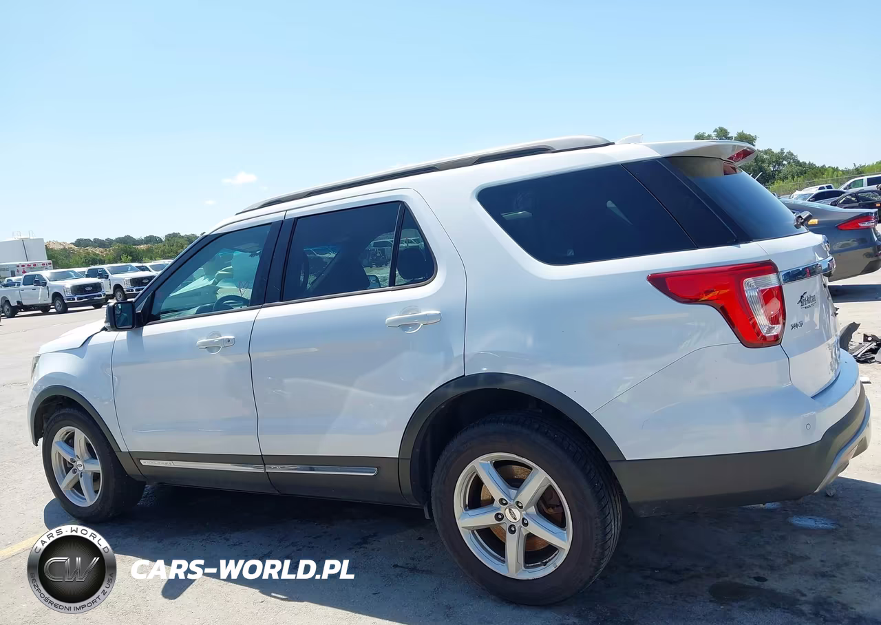 2017 Ford Explorer Xlt VIN:1FM5K7D8XHGA11031 - 14