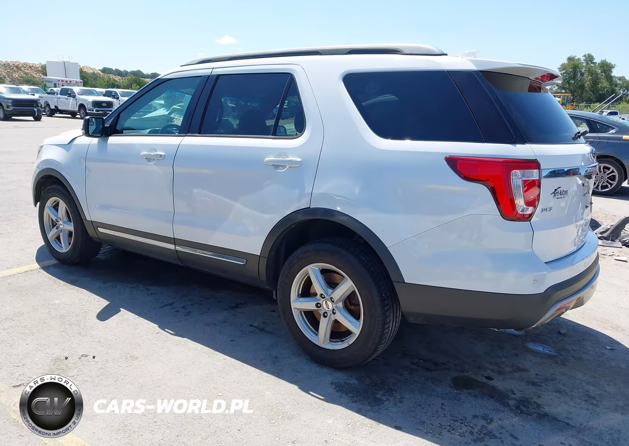2017 Ford Explorer Xlt VIN:1FM5K7D8XHGA11031 - 3