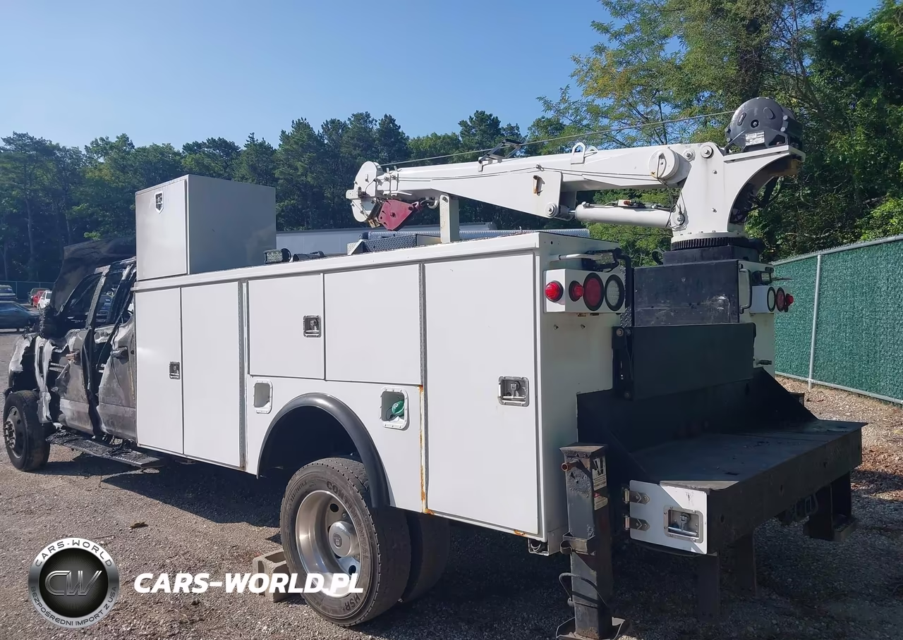 2017 Ford F-450 Chassis Xl VIN:1FD0W4HT1HEE07646 - 3