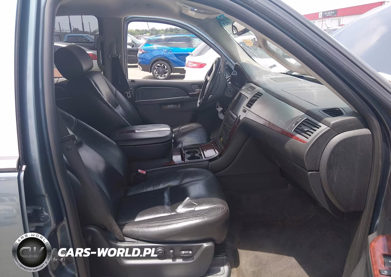 2010 Cadillac Escalade Standard VIN:1GYUKAEF8AR175957 - 5