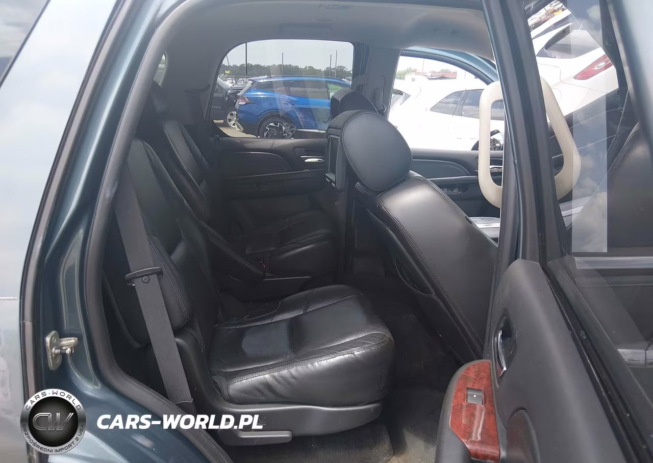 2010 Cadillac Escalade Standard VIN:1GYUKAEF8AR175957 - 8