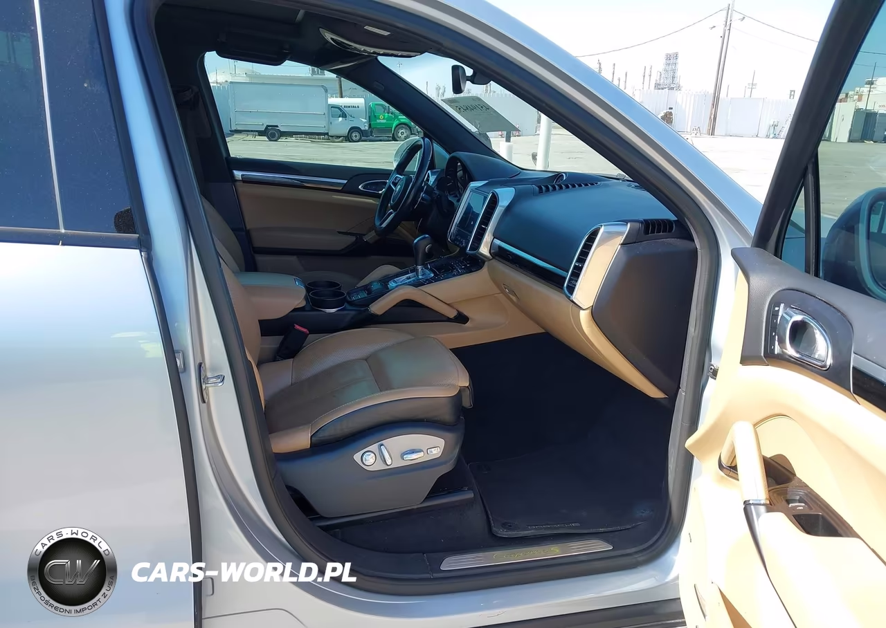 2017 Porsche Cayenne E-Hybrid S Platinum Edition VIN:WP1AE2A29HLA74575 - 5