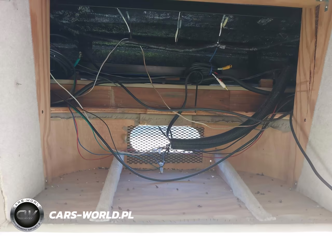 2004 Freightliner Chassis X Line Motor Home VIN:4UZAAHCY94CM76118 - 13