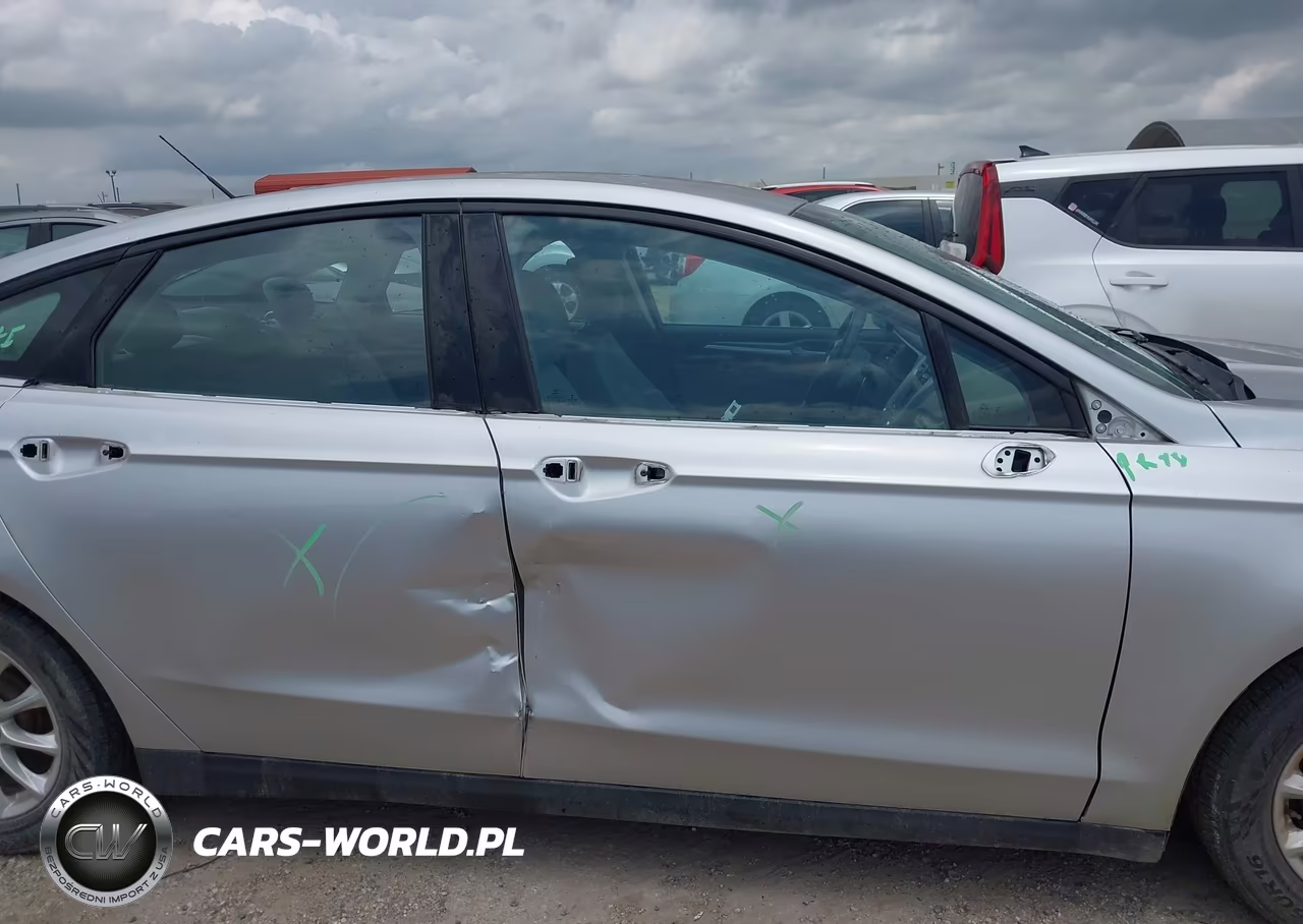 2015 Ford Fusion S VIN:3FA6P0G77FR163946 - 14
