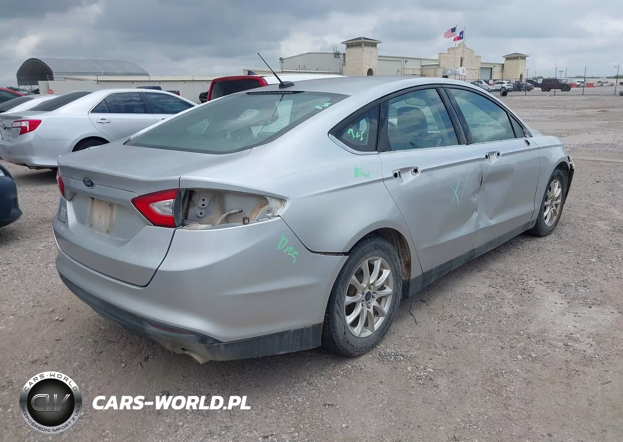 2015 Ford Fusion S VIN:3FA6P0G77FR163946 - 4