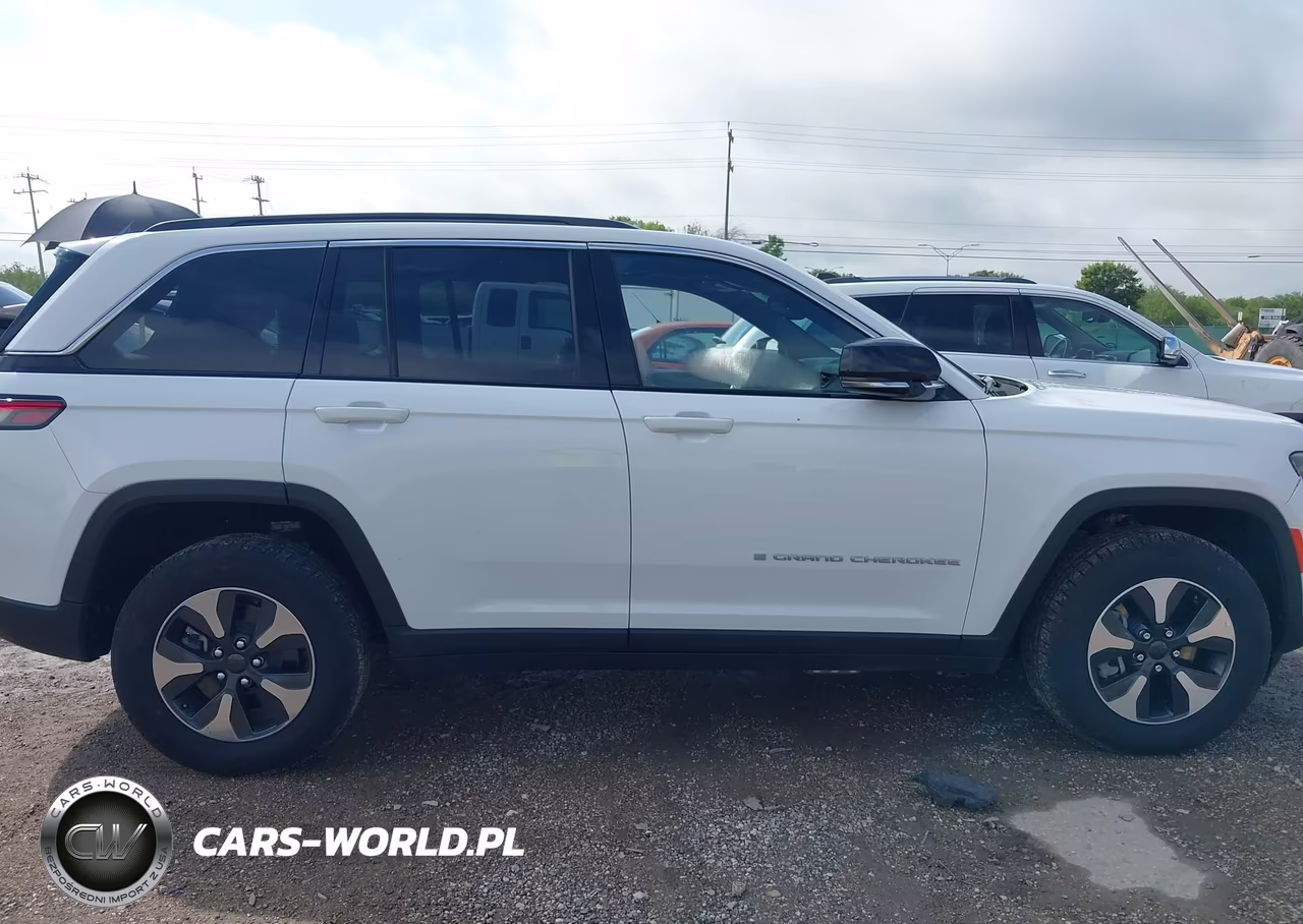 2024 Jeep Grand Cherokee 4Xe VIN:1C4RJYB62RC182400 - 13