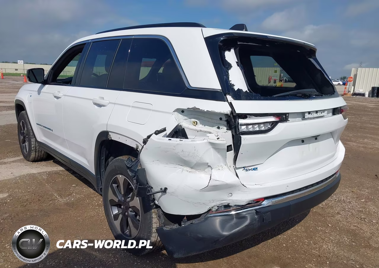 2024 Jeep Grand Cherokee 4Xe VIN:1C4RJYB62RC182400 - 3