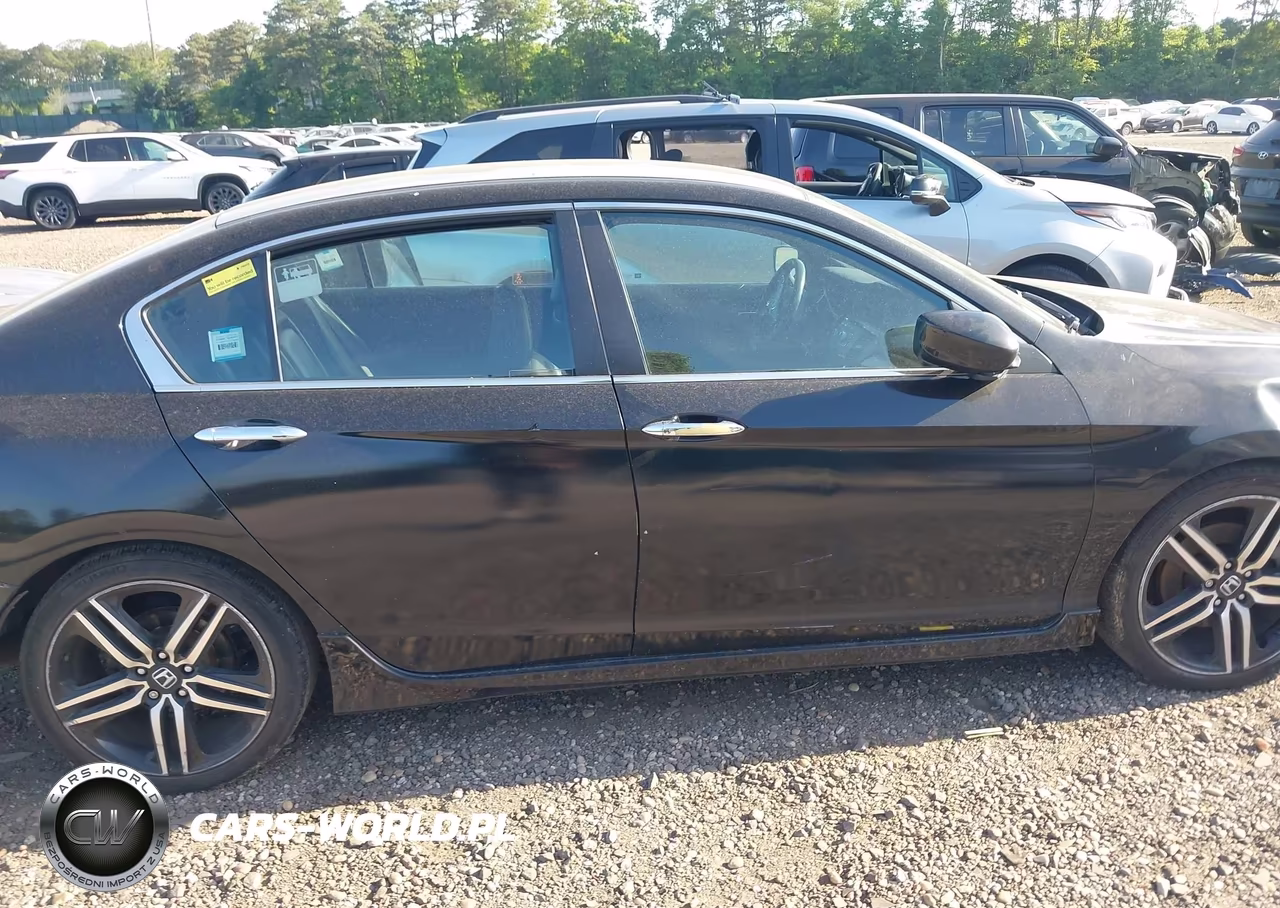 2017 Honda Accord Sport VIN:1HGCR2F58HA142167 - 13