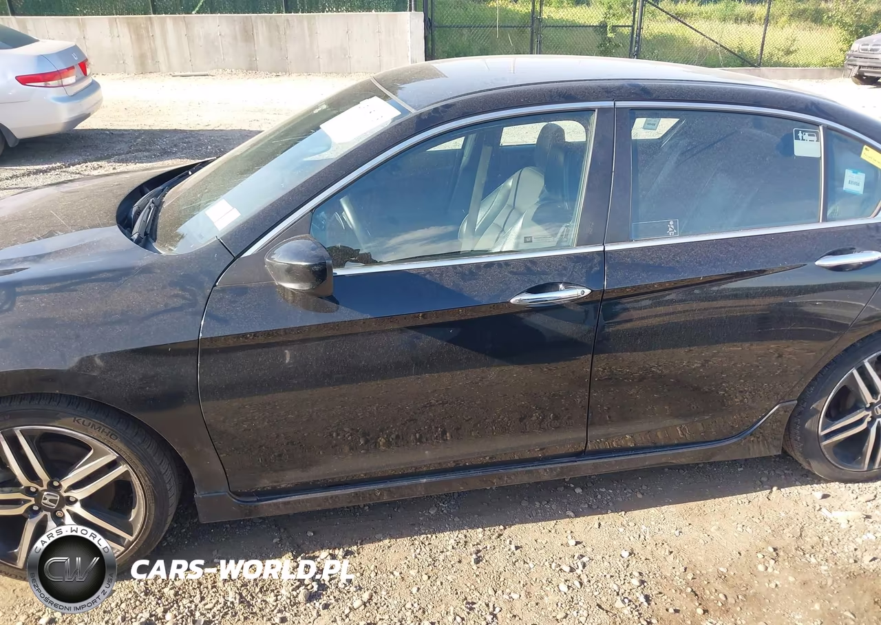 2017 Honda Accord Sport VIN:1HGCR2F58HA142167 - 14