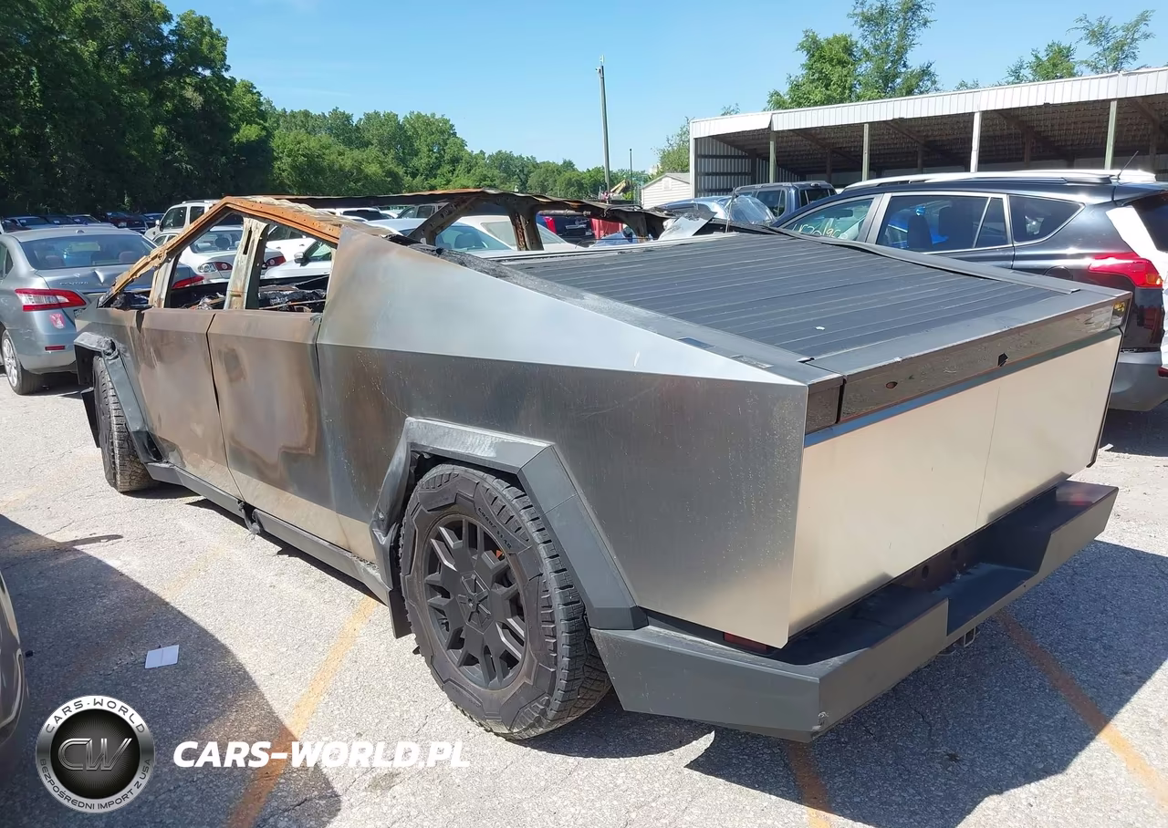 2024 Tesla Cybertruck VIN:7G2CEHEE6RA036124 - 3
