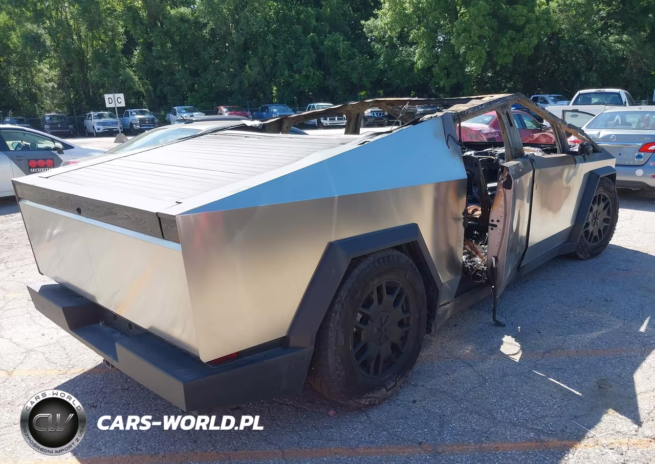 2024 Tesla Cybertruck VIN:7G2CEHEE6RA036124 - 4