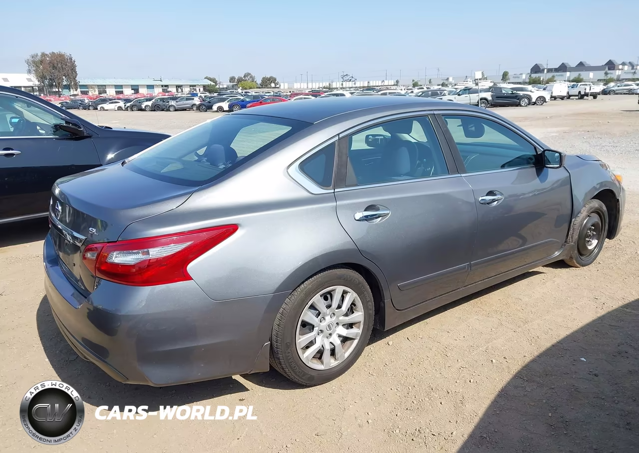 2017 Nissan Altima 2.5 S VIN:1N4AL3AP5HN348566 - 4