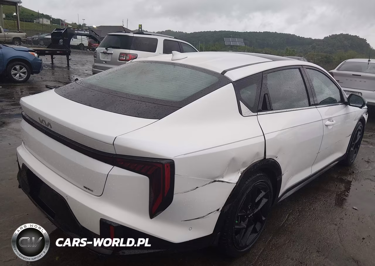 2025 Kia K4 Gt-Line Turbo VIN:3KPFW4DC9SE070465 - 4