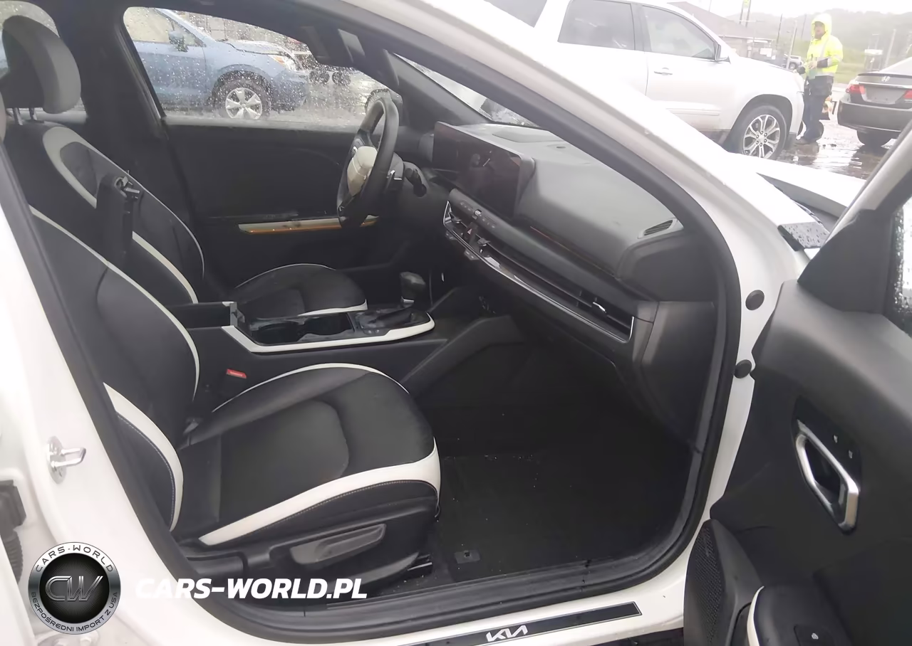 2025 Kia K4 Gt-Line Turbo VIN:3KPFW4DC9SE070465 - 5