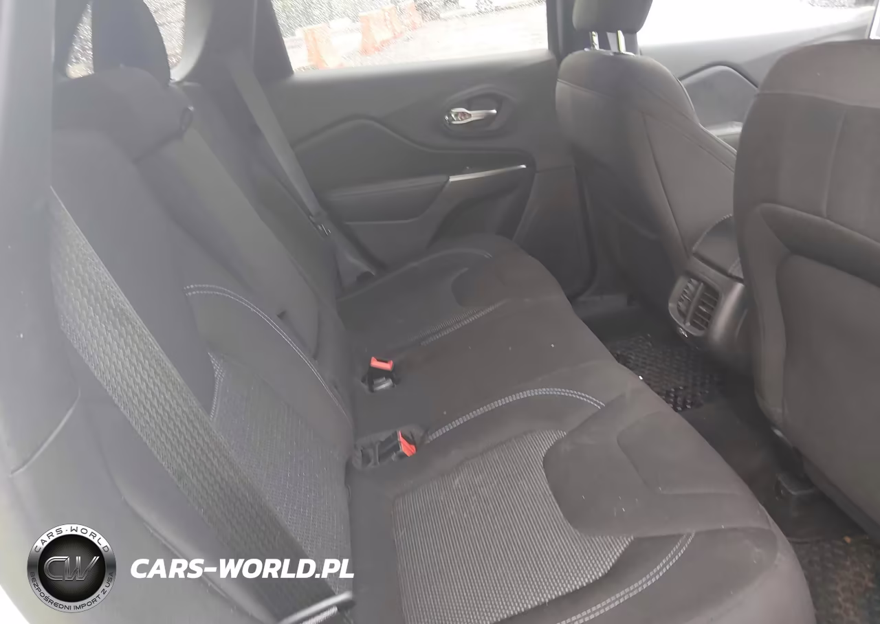 2020 Jeep Cherokee Latitude Fwd VIN:1C4PJLCB8LD552594 - 5