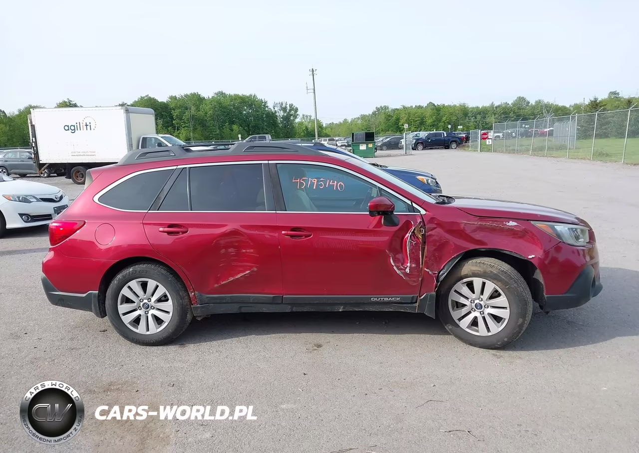 2018 Subaru Outback 2.5I Premium VIN:4S4BSACC6J3351103 - 13