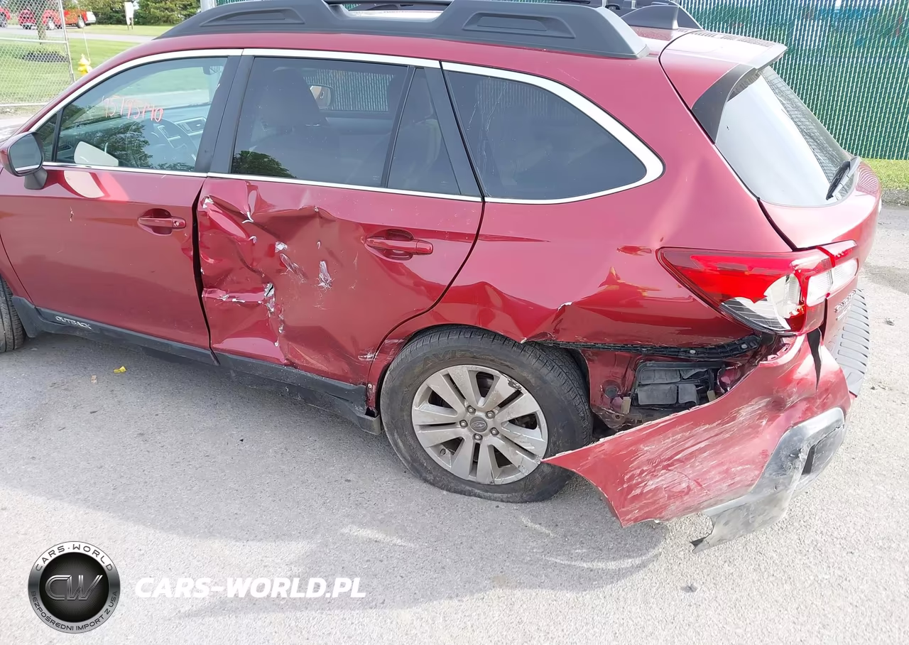 2018 Subaru Outback 2.5I Premium VIN:4S4BSACC6J3351103 - 6