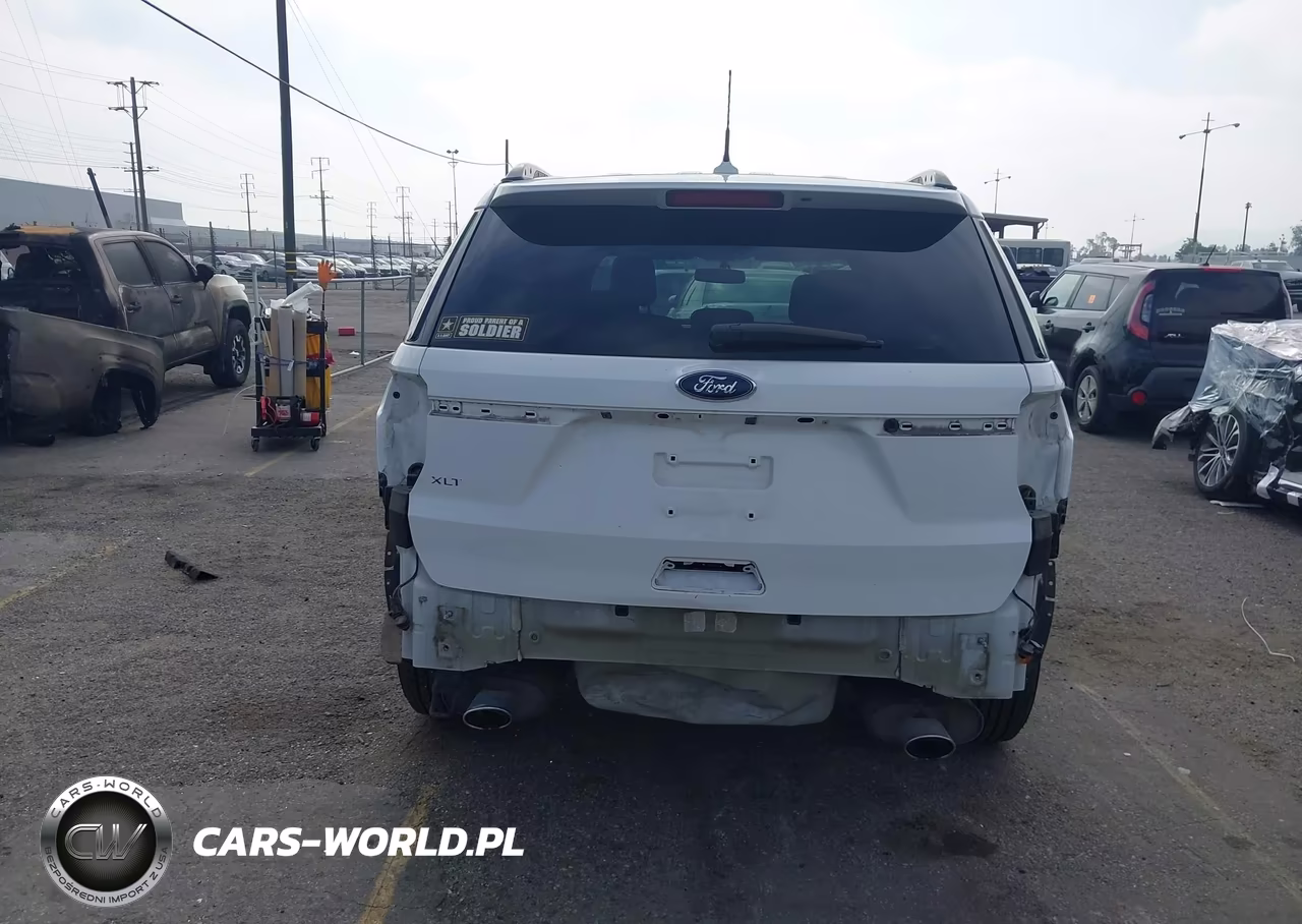2018 Ford Explorer Xlt VIN:1FM5K7D86JGC00460 - 17