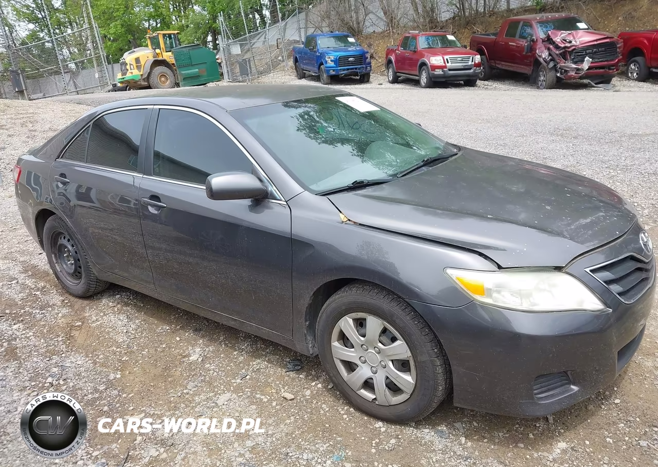 2011 Toyota Camry Le – zdjęcie 1 z 17